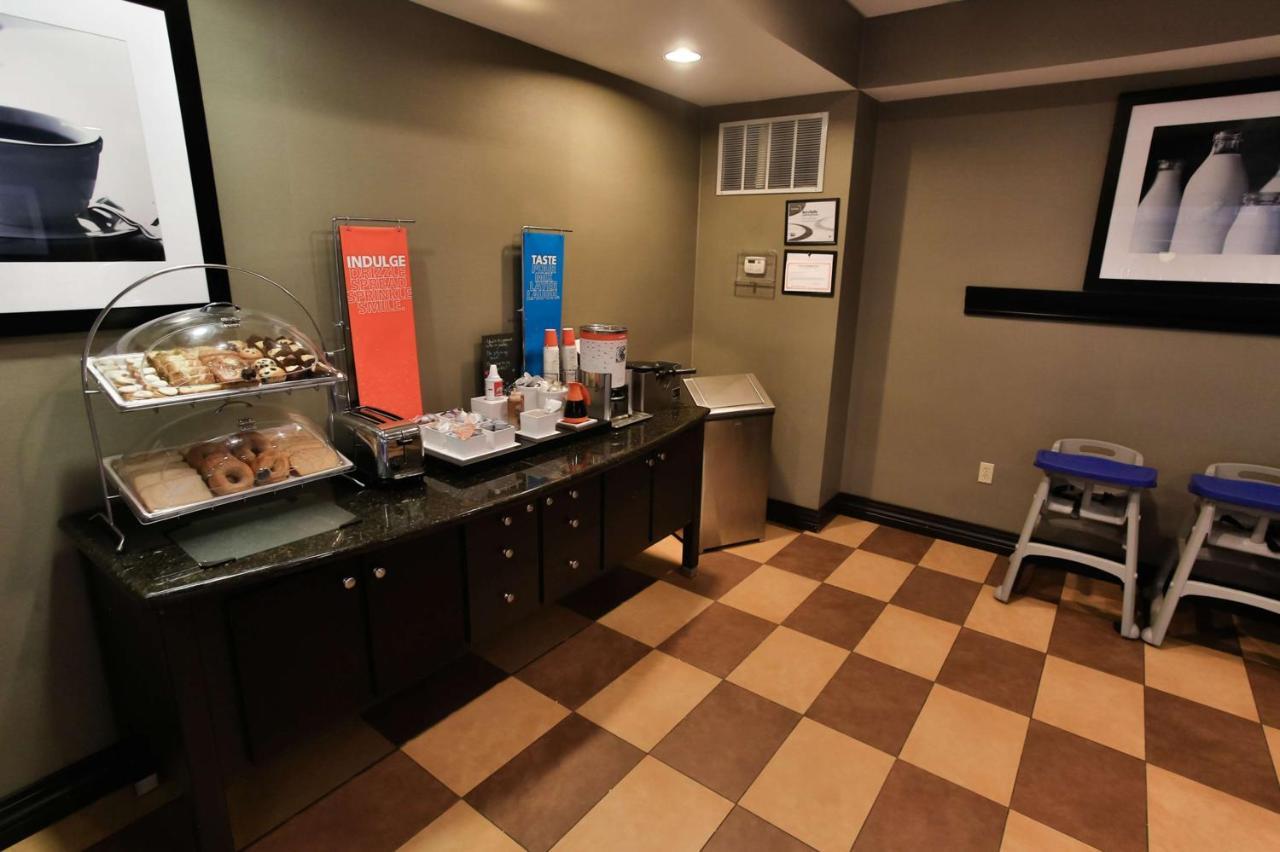 Hampton Inn & Suites Middlebury Buitenkant foto
