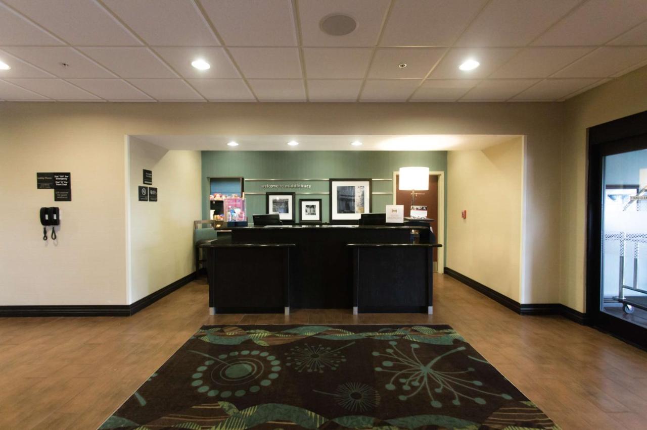 Hampton Inn & Suites Middlebury Buitenkant foto