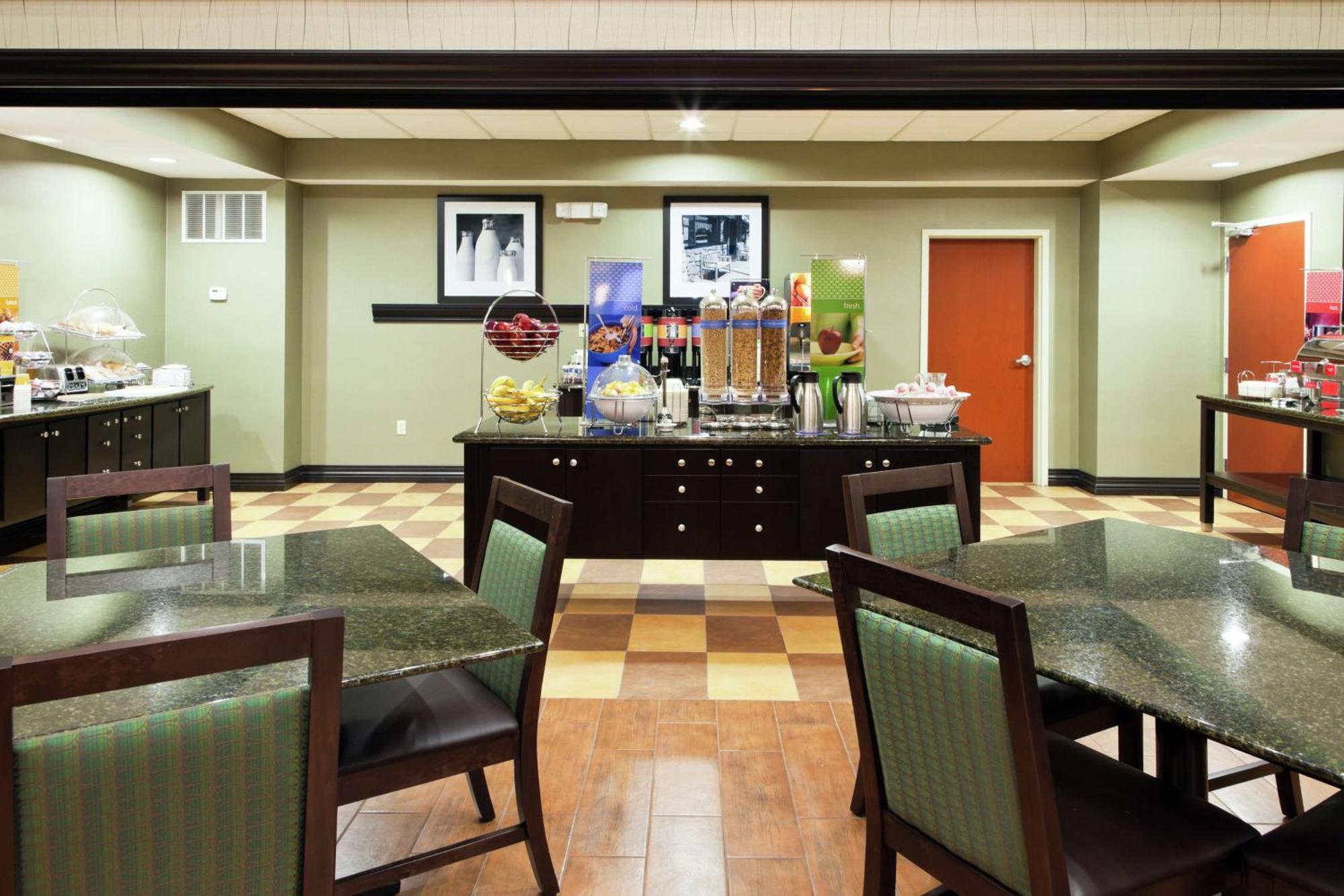 Hampton Inn & Suites Middlebury Buitenkant foto