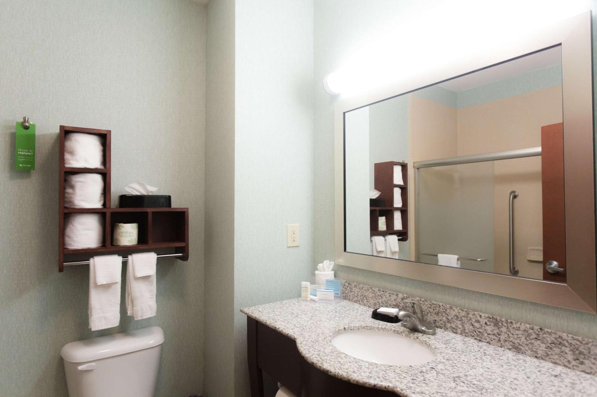 Hampton Inn & Suites Middlebury Buitenkant foto